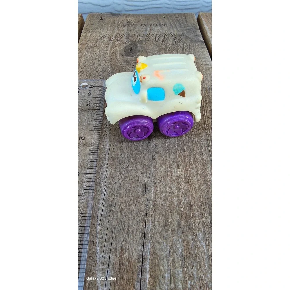Tonka Chuck & Friends Ice Cream Truck White Purple Wheels Hasbro 2005 Toy Car